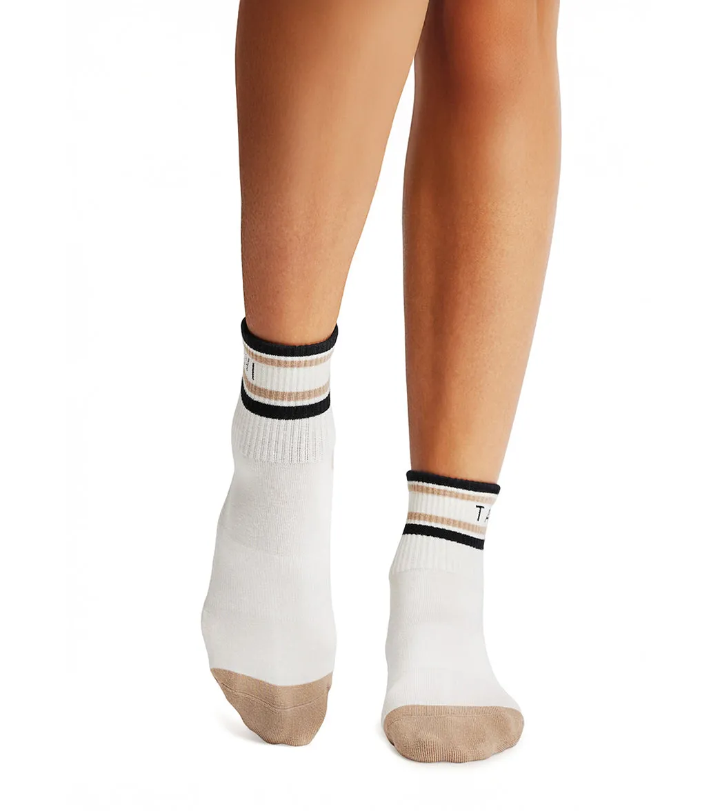 Tavi Aria Yoga Grip Socks